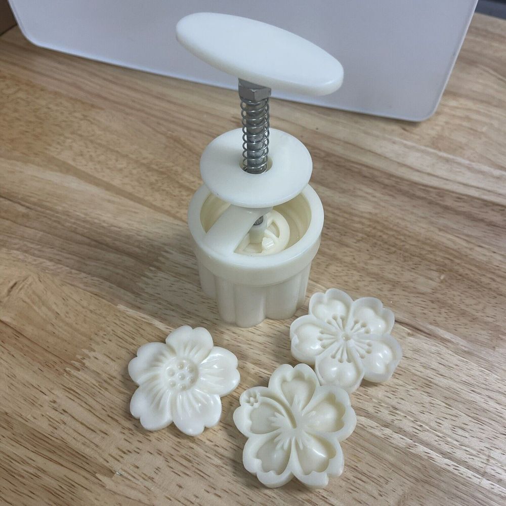 Set Of 4 Round & Square Mold Bath Bomb/shower Steamer Hand Press Or Cookie Press - Picture 5 of 12